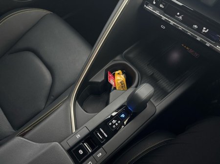 2024 Toyota C-HR 2.0 HYBRID PREMIERE EDITION €37,950 thumbnail