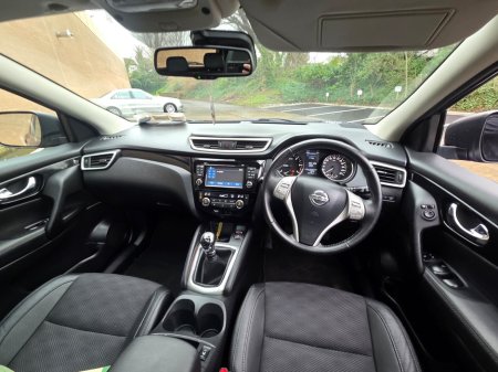 2015 Nissan Qashqai - thumbnail 9