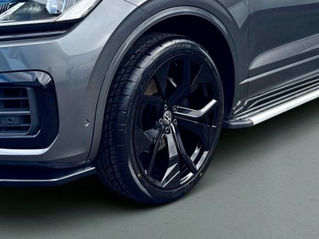 2019 Volkswagen Touareg - thumbnail 9