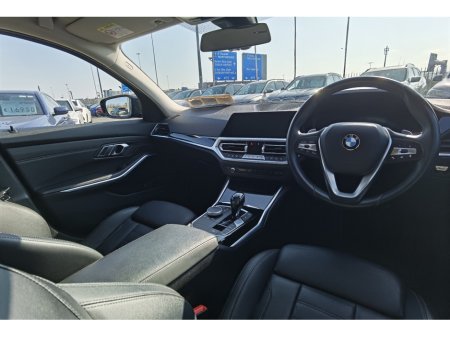 2021 BMW 3 Series - thumbnail 14