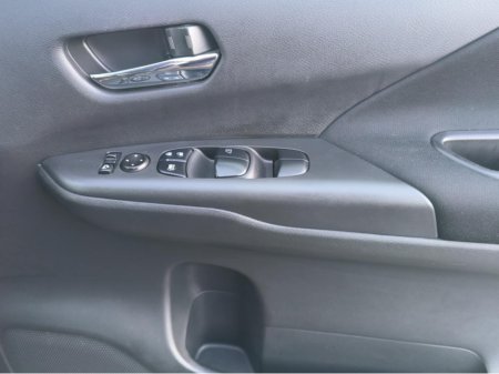 2017 Nissan Serena Highway Star V €19,950 thumbnail