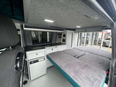 2018 Volkswagen Transporter - thumbnail 28