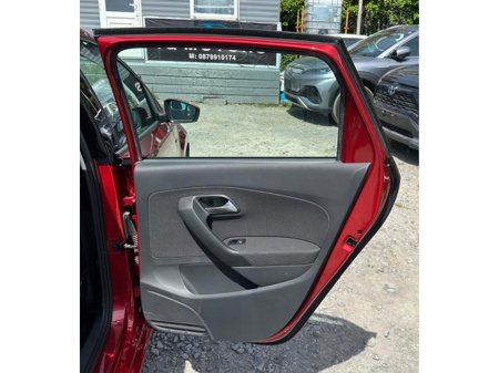 2015 Volkswagen Polo - thumbnail 7