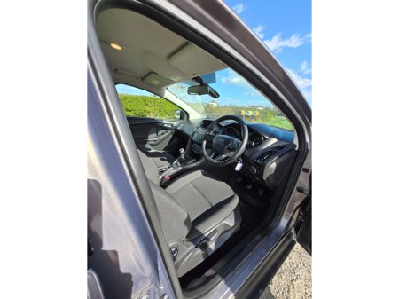 2015 Ford Focus - thumbnail 9