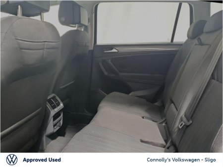 2023 Volkswagen Tiguan LIFE 2.0TDI 122HP €35,945 thumbnail