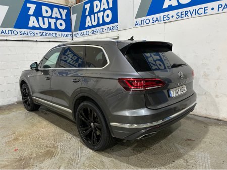 2021 Volkswagen Touareg - thumbnail 5