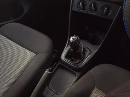 2013 Volkswagen Polo - thumbnail 16