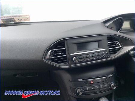 2017 Peugeot 308 - thumbnail 9