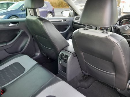 2015 Volkswagen Jetta - thumbnail 19