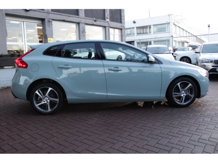 2017 Volvo V40 2.0D4 MOMEMTUM EDITION 180HP 5DR HATCHBACK AUTOMATIC // HUGE SPEC // 1 OWNER CAR WITH 112,355 KM'S // WELL WORTH VIEWING // BUY WITH CONFIDENCE AA AND SIMI APPROVED DEALER 2026 // FINANCE ARRANGED // €15,950 thumbnail