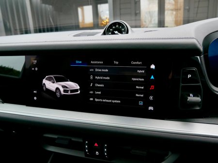 2025 Porsche Cayenne Cayenne E-Hybrid Coup&eacute; €123,950 thumbnail