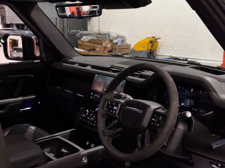 2023 Land Rover Defender - thumbnail 16