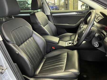 2022 Skoda Superb - thumbnail 11