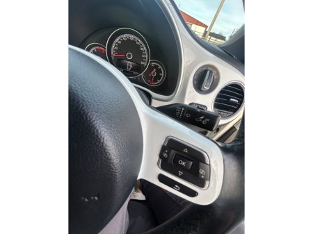 2017 Volkswagen Beetle - thumbnail 22