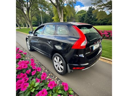 2017 Volvo XC60 - thumbnail 2