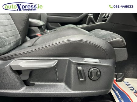 2016 Volkswagen Passat 2.0 TDI BLUMOTION, Panoramic Sunroof thumbnail