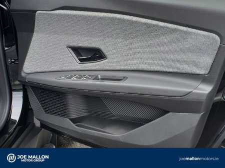 2026 Renault 4 iconic 52kWh 150hp thumbnail