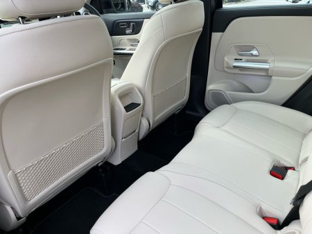 2025 Mercedes-Benz GLA Class - thumbnail 17