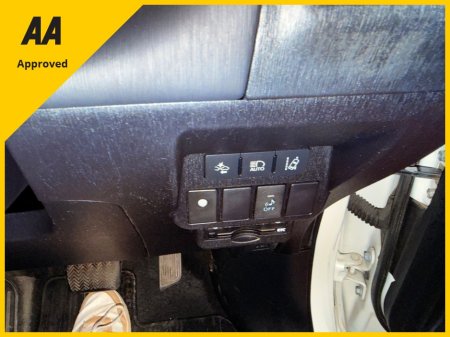 2016 Toyota Prius - thumbnail 21