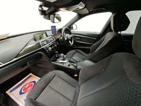 2018 BMW 3 Series - thumbnail 4