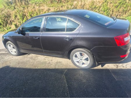 2017 Skoda Octavia - view 3
