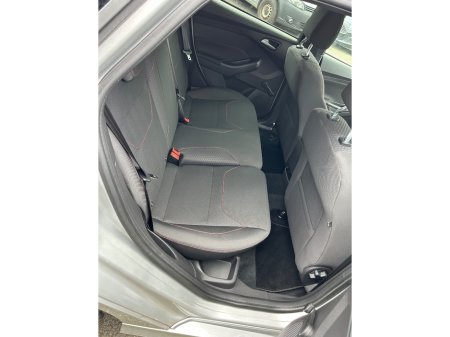 2017 Ford Focus - thumbnail 13