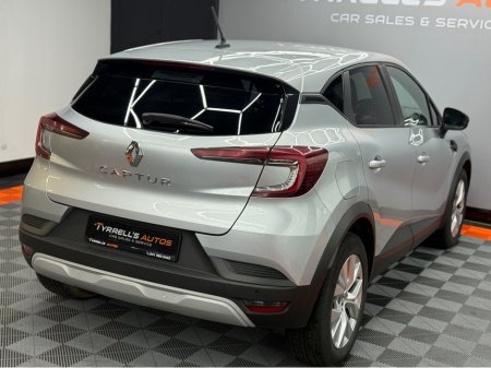 2022 Renault Captur ICONIC EDITION NAEB TCE 90 MAN €16,950 thumbnail