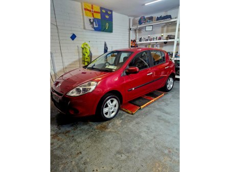 2010 Renault Clio - thumbnail 1