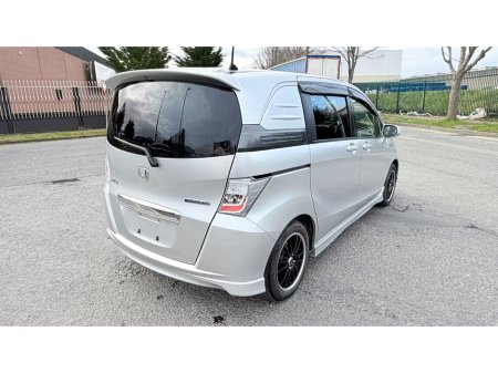 2013 Honda Freed - thumbnail 4