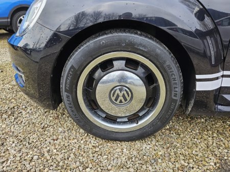 2016 Volkswagen Beetle - thumbnail 10