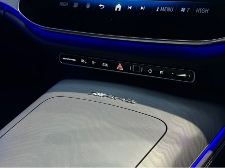 2025 Mercedes-Benz AMG E 53 PREMIUM PLUS E-HYBRID 4MATIC €109,950 thumbnail