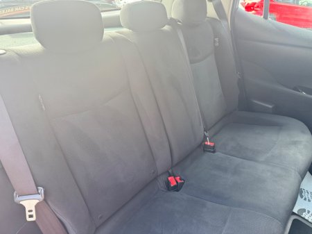 2017 Nissan Leaf - thumbnail 12