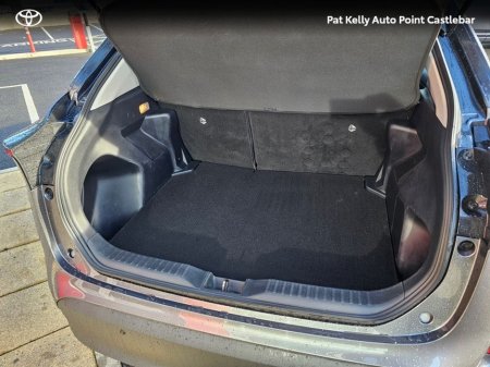 2024 Toyota Yaris Cross YARIS CROSS LUNA €29,900 thumbnail