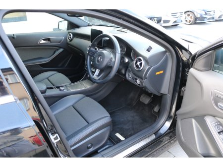 2017 Mercedes-Benz A Class A180 €15,995 thumbnail