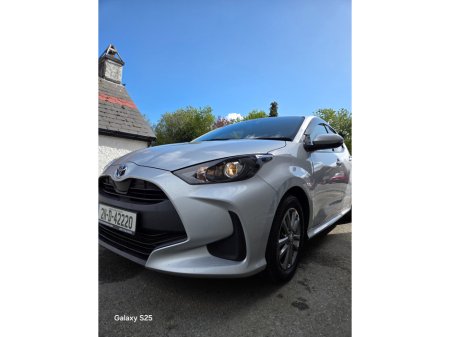 2021 Toyota Yaris - thumbnail 2