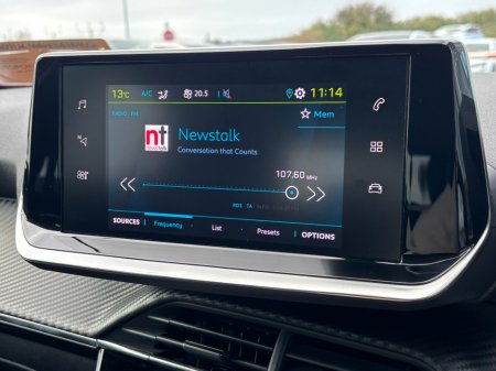 2021 Peugeot 2008 - thumbnail 22