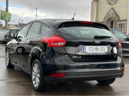 2017 Ford Focus - thumbnail 8