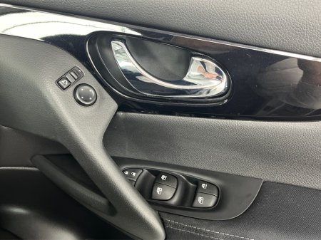 2020 Nissan Qashqai 1.3**SEMI DIGITAL DASH**PANORAMIC ROOF**TOUCH SCREEN MEDIA**DUAL CLIMATE CONTROL**REVERSE CAMERA**MULTIFUNCTIONAL STEERING WHEEL**BLACK CLOTH INTERIOR**ELECTRIC HANDBRAKE**FINANCE AVAILABLE** €20,995 thumbnail