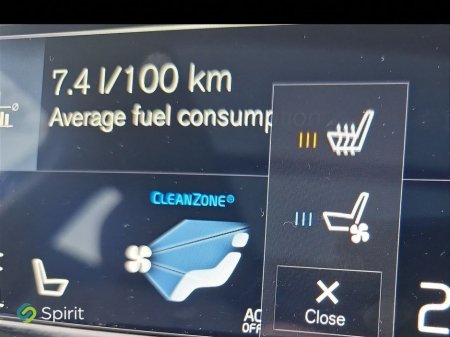 2018 Volvo XC60 - thumbnail 12