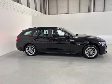 2022 BMW 3 Series - thumbnail 3