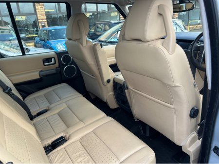 2006 Land Rover Discovery - view 2