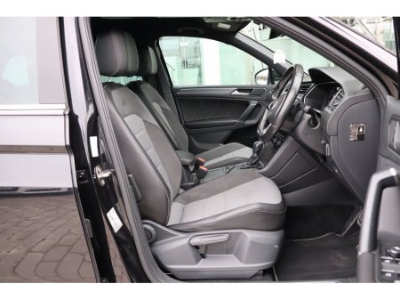 2017 Volkswagen Tiguan - thumbnail 9