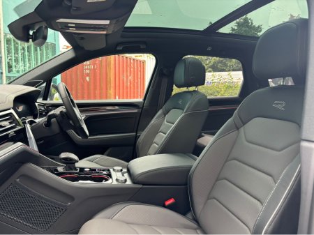 2023 Volkswagen Touareg N1 2 Seat Commercial Van €59,950 thumbnail