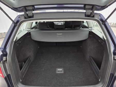 2011 Volkswagen Passat - thumbnail 11