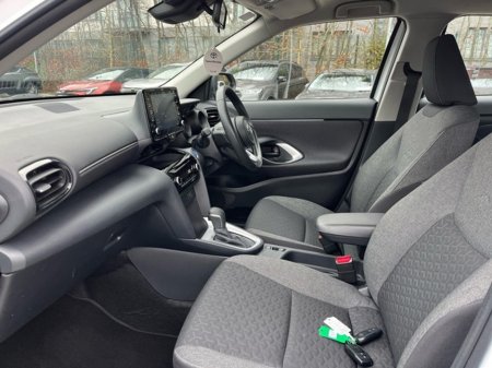 2023 Toyota Yaris Cross YARIS CROSS LUNA €26,950 thumbnail