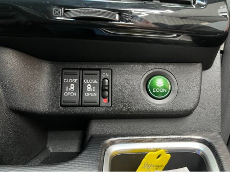 2019 Honda Stepwagon - thumbnail 12