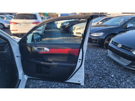 2016 Lexus CT 200 h - thumbnail 9