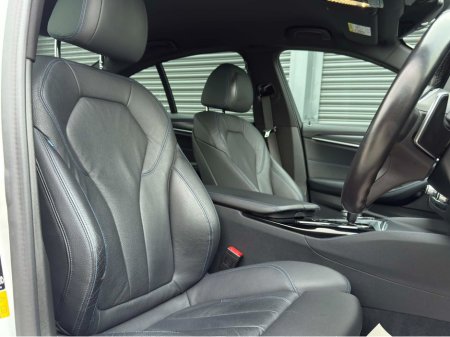 2022 BMW 5 Series - thumbnail 13