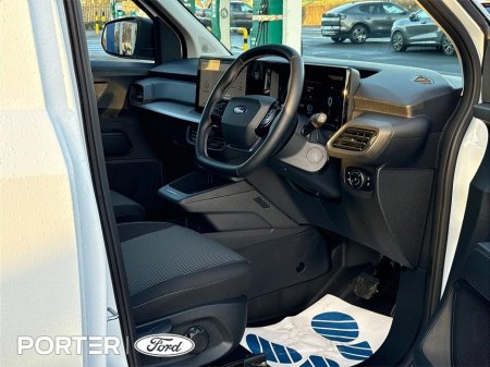 2026 Ford Courier FULL EV 43KWH 136ps *price ex vat* €31,419 thumbnail