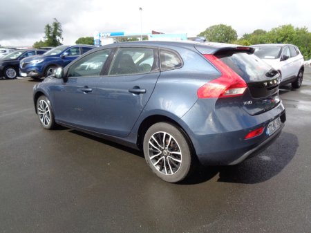 2017 Volvo V40 D2 Momentum 120PS 5DR €14,900